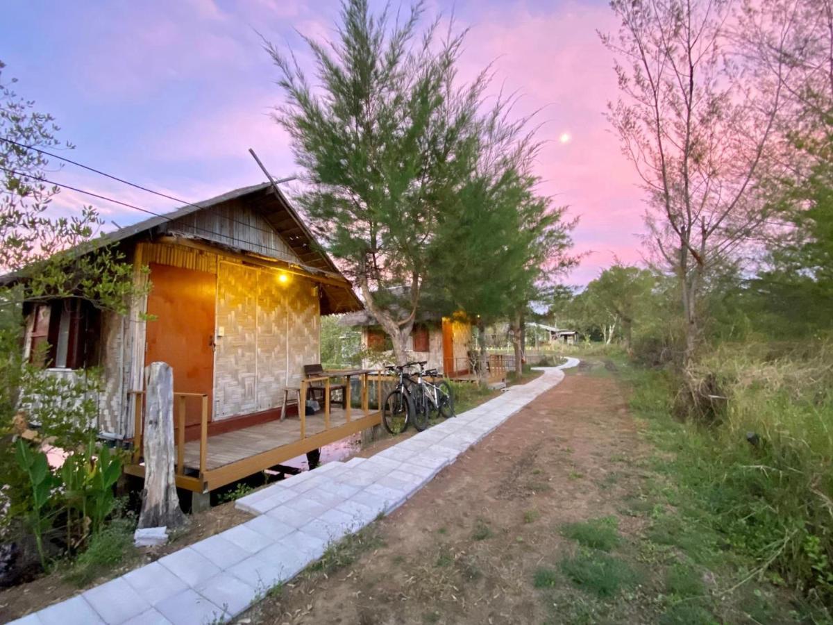 Numpu Baandin Hotel Sam Roi Yot Exterior photo