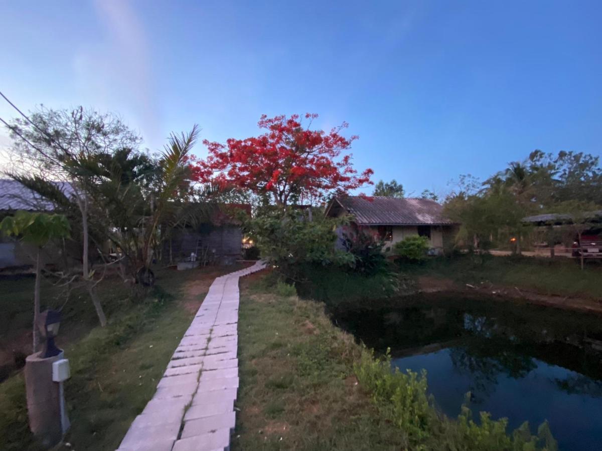 Numpu Baandin Hotel Sam Roi Yot Exterior photo