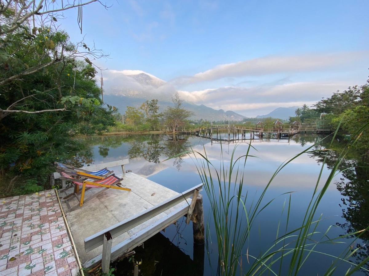Numpu Baandin Hotel Sam Roi Yot Exterior photo
