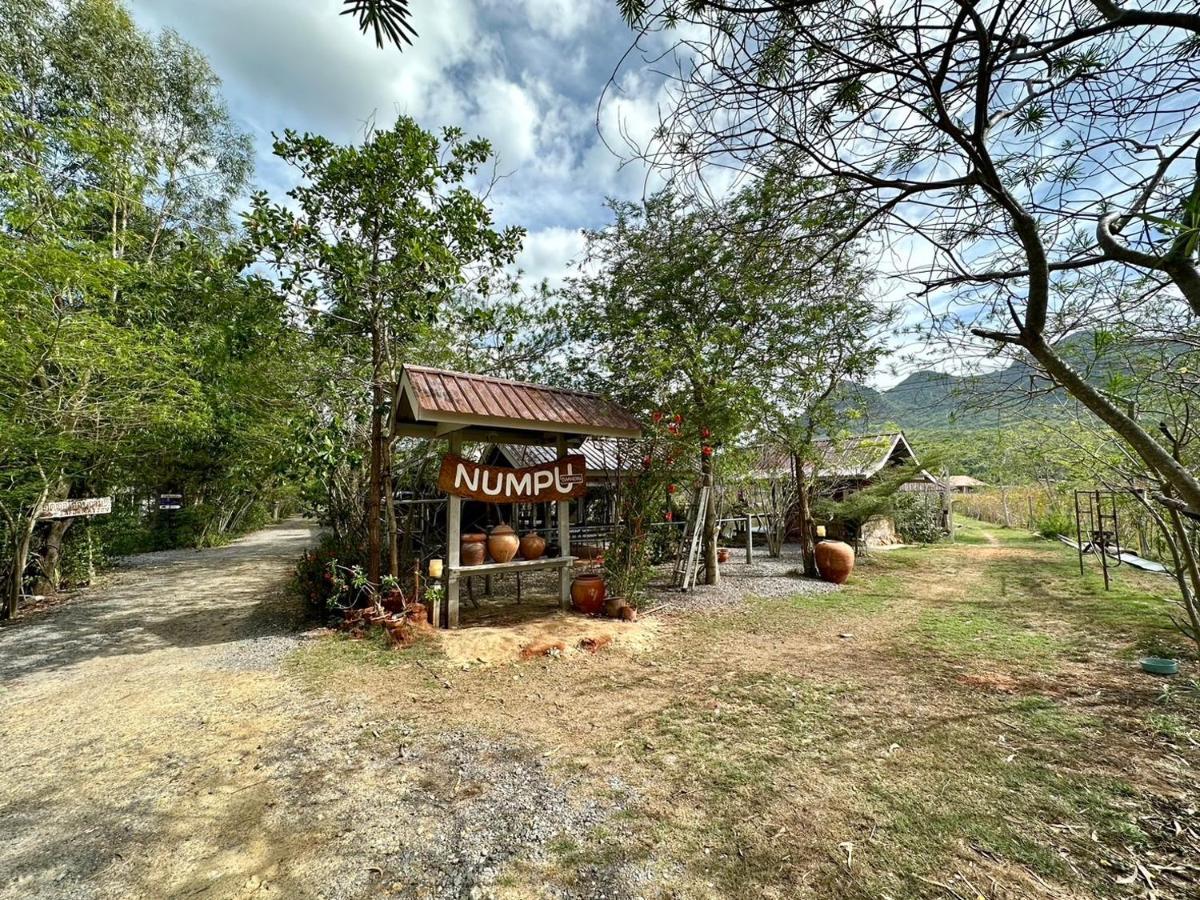 Numpu Baandin Hotel Sam Roi Yot Exterior photo