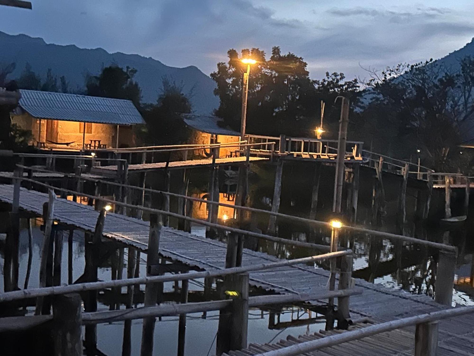 Numpu Baandin Hotel Sam Roi Yot Exterior photo