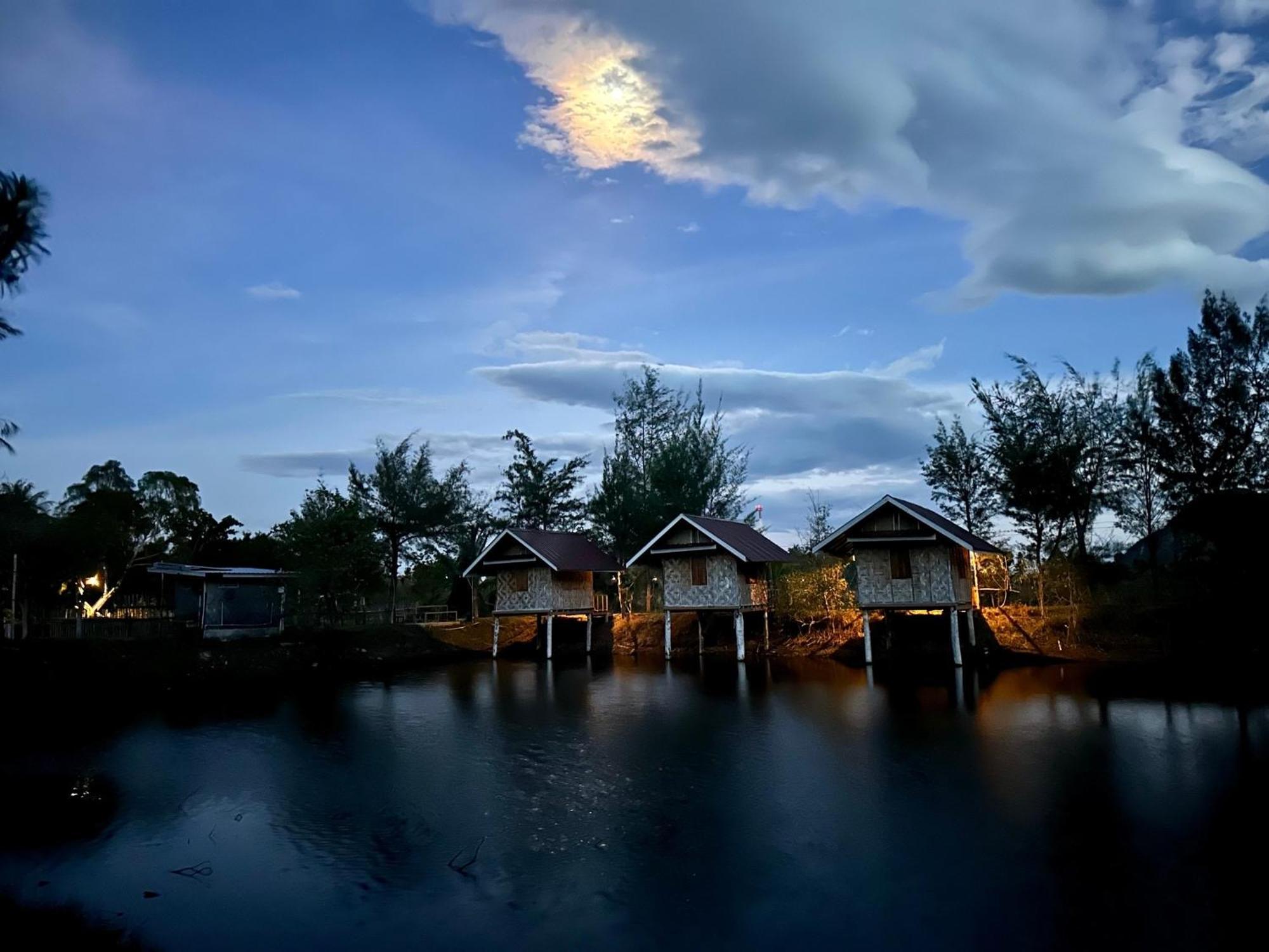Numpu Baandin Hotel Sam Roi Yot Exterior photo