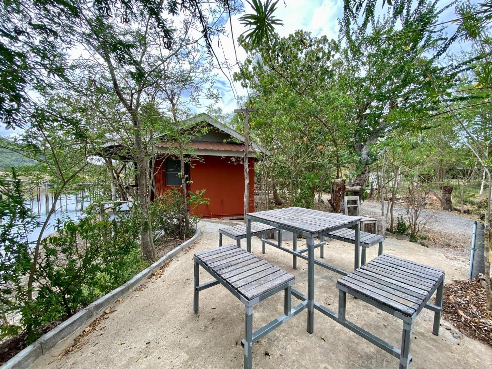 Numpu Baandin Hotel Sam Roi Yot Exterior photo