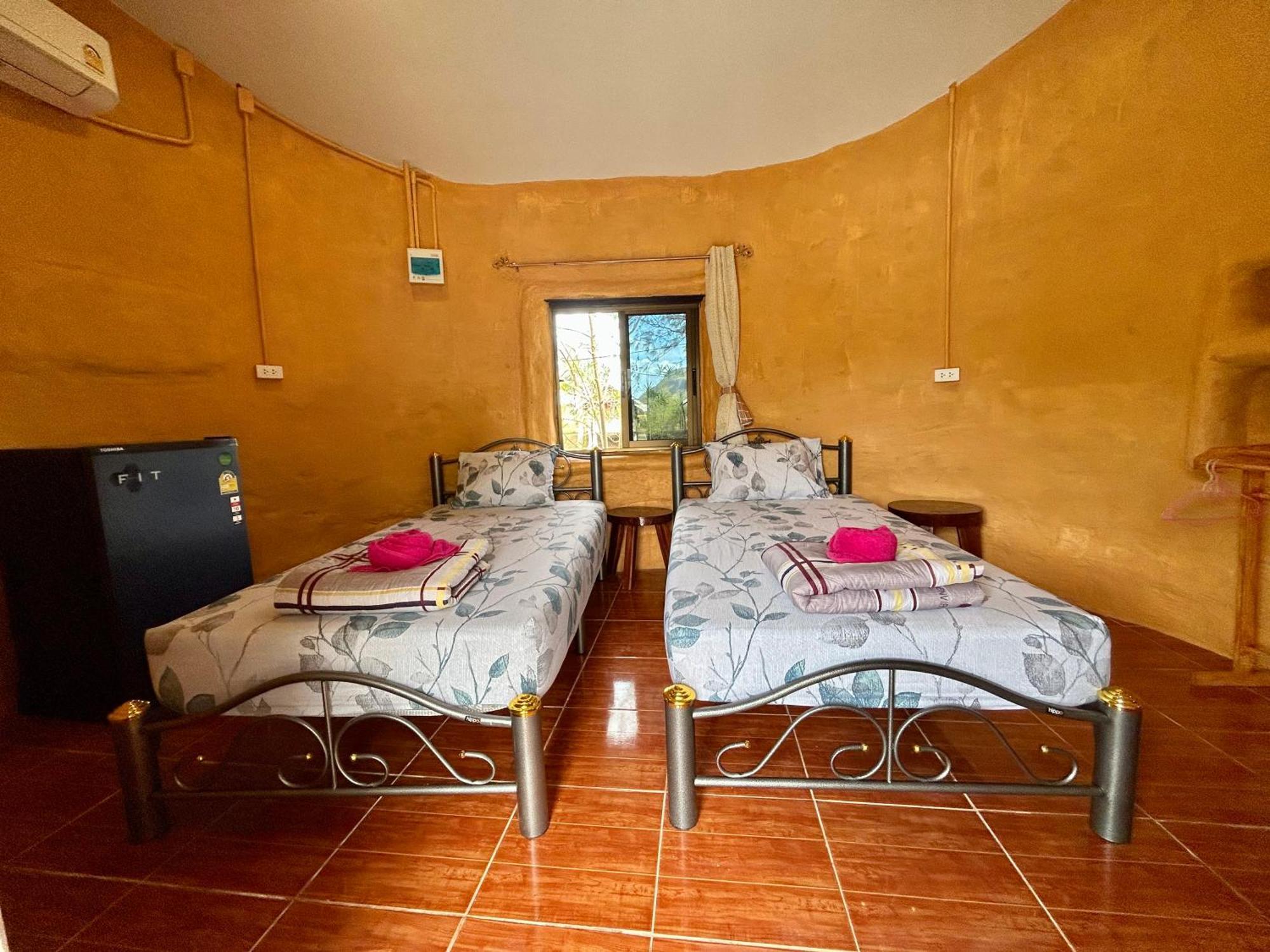 Numpu Baandin Hotel Sam Roi Yot Exterior photo